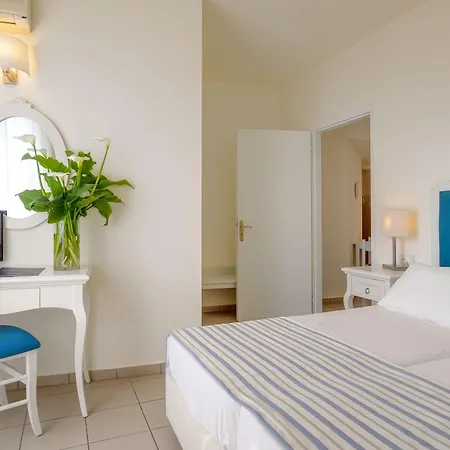 Mare Hotel Apartments 3*